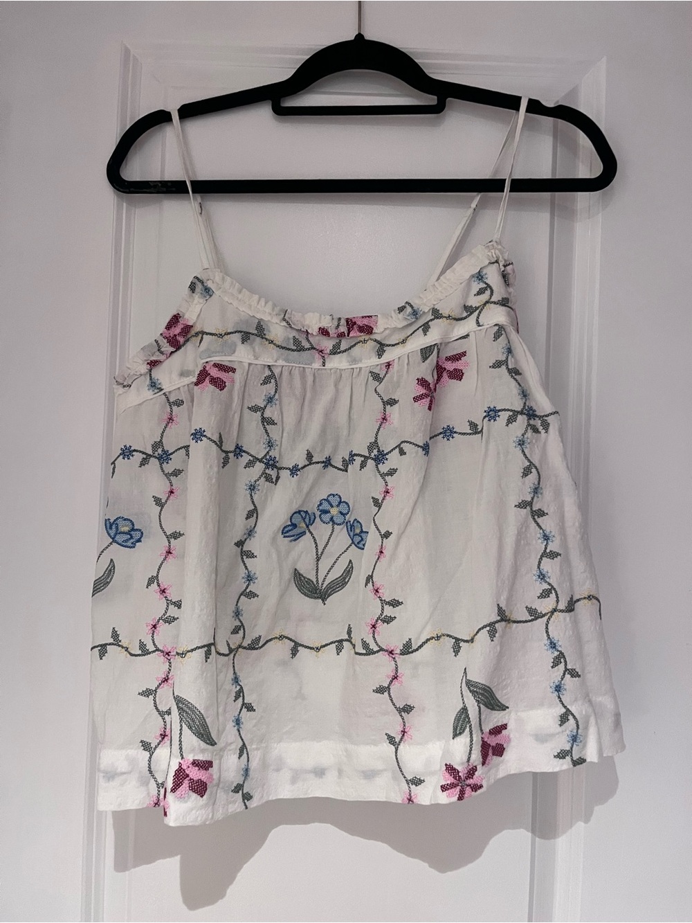 Women's White Floral Embroidered Spaghetti Strap Tank Top